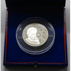 Moneta o nominale 20 EURO wydana w 2006 roku przez francuską mennicę Monnaie de Paris w limitowanym nakładzie 500 sztuk.
Zawiera 5 uncji srebra (155,5 gram) o próbie 0,950
Monety w bardzo dobrym stanie, w kapslu z certyfikatem oraz etui.