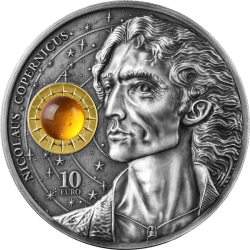 Srebrna moneta 2023 Copernicus 2 oz Silver BU z bursztynem w miejscu słońca została wyemitowana w nakładzie 1 473 sztuk.
Do monety dołączone jest opakowanie oraz certyfikat