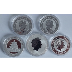 Zestaw zawiera 5 srebrnych monet 1-uncjowych oz. Monety w bardzo dobrych stanach. Zdjęcie przedstawia sprzedawane przedmioty